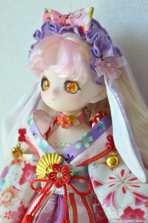 От улыбки хмурый день светлей