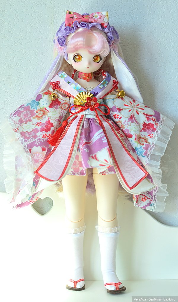 От улыбки хмурый день светлей