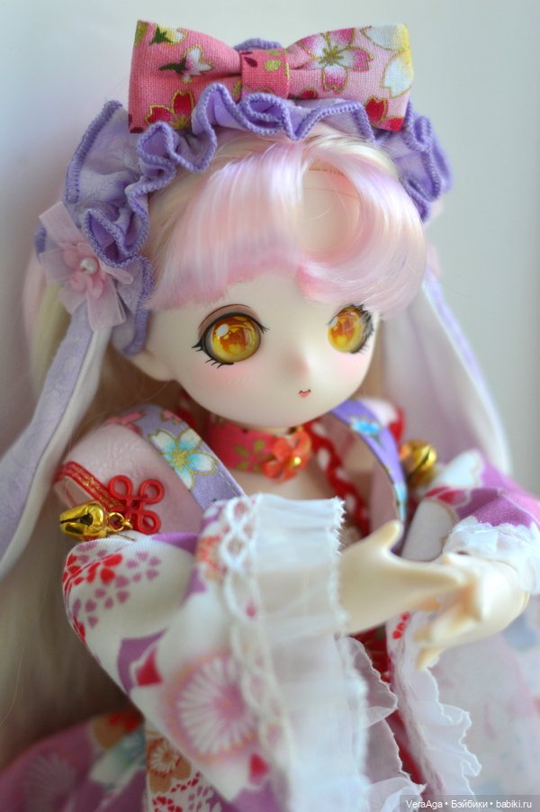 От улыбки хмурый день светлей