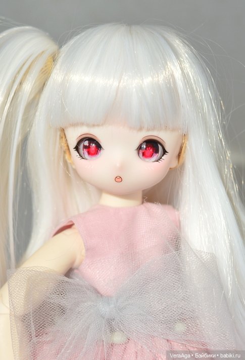 От улыбки хмурый день светлей