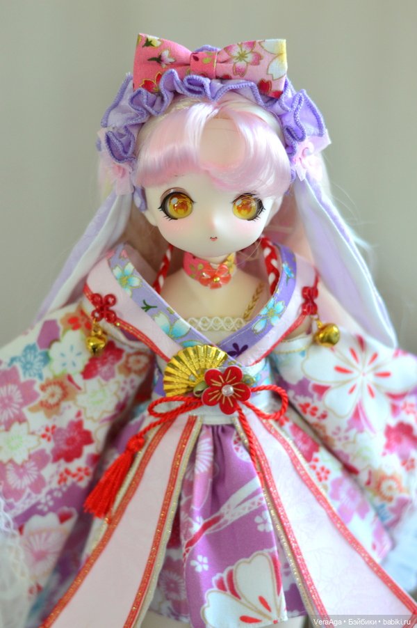 От улыбки хмурый день светлей