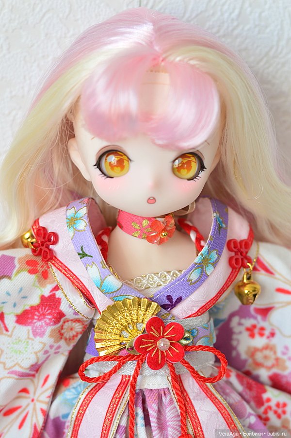 От улыбки хмурый день светлей