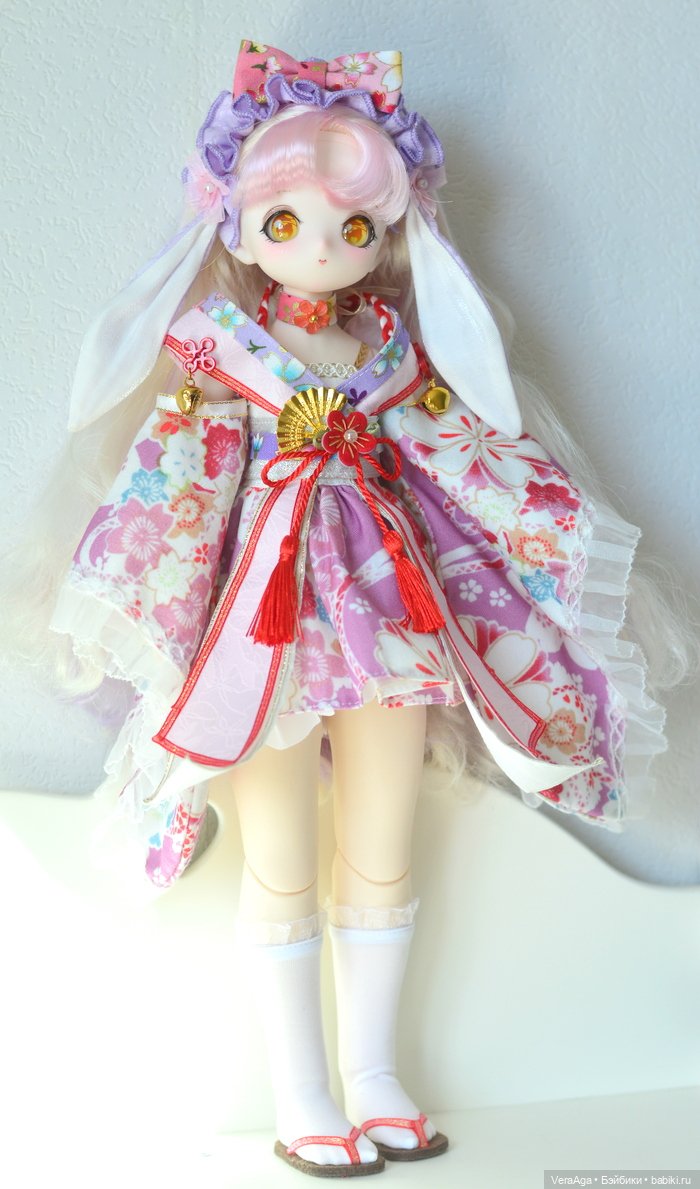 От улыбки хмурый день светлей