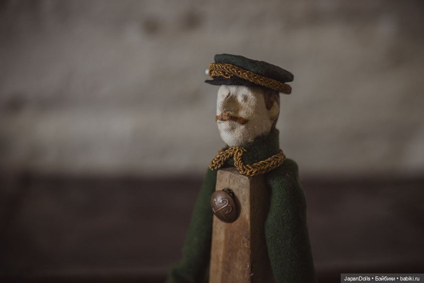 "Железнодорожник" на выставке "Куклы с характером. Четвертая высота" (фото 9)