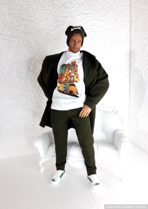 Продолжаю пошив одежды на АТ027