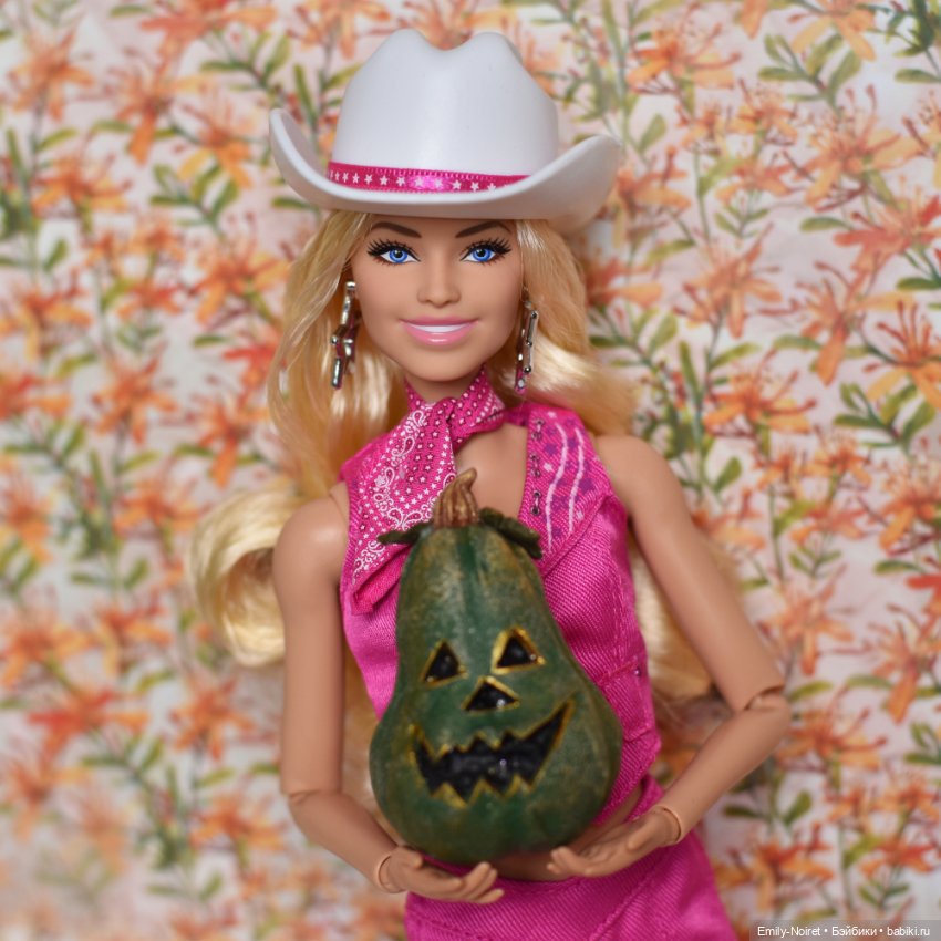 Образы на Хэллоуин — Коллекции игровых кукол (Playline): фото полок (фото 7)
