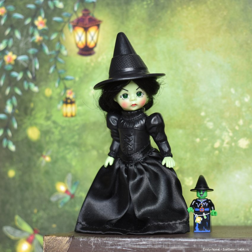 Образы на Хэллоуин — Коллекции игровых кукол (Playline): фото полок (фото 5)