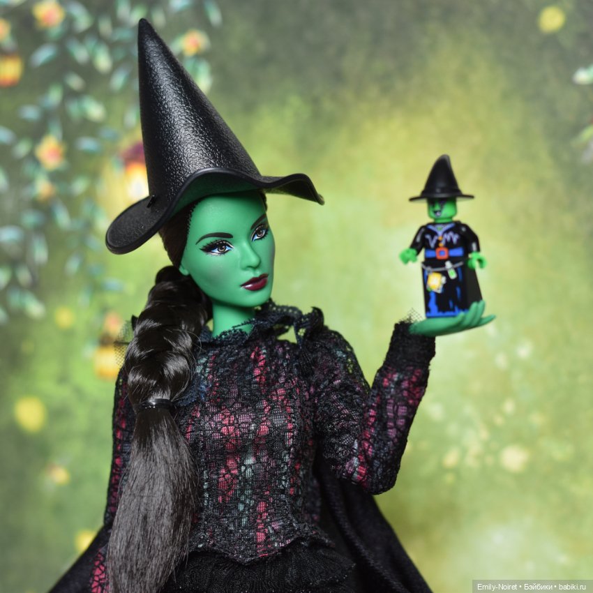 Образы на Хэллоуин — Коллекции игровых кукол (Playline): фото полок (фото 4)