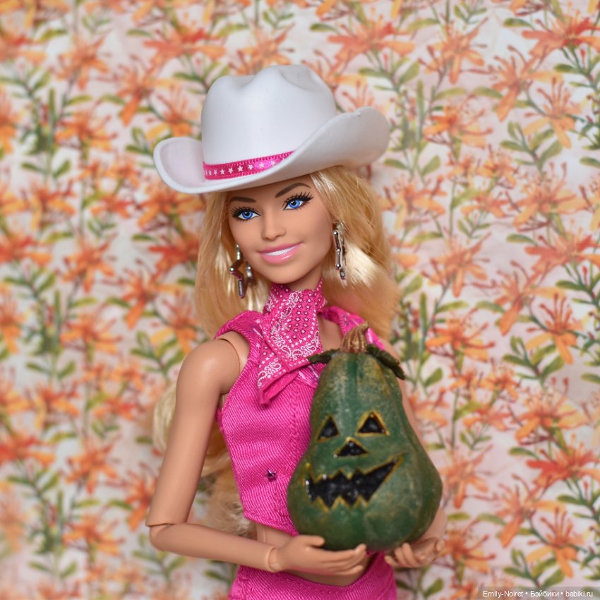 Образы на Хэллоуин — Коллекции игровых кукол (Playline): фото полок (фото 6)