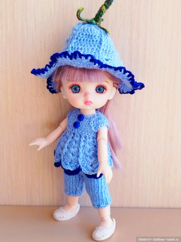 Лея примеряет нарядики Теи