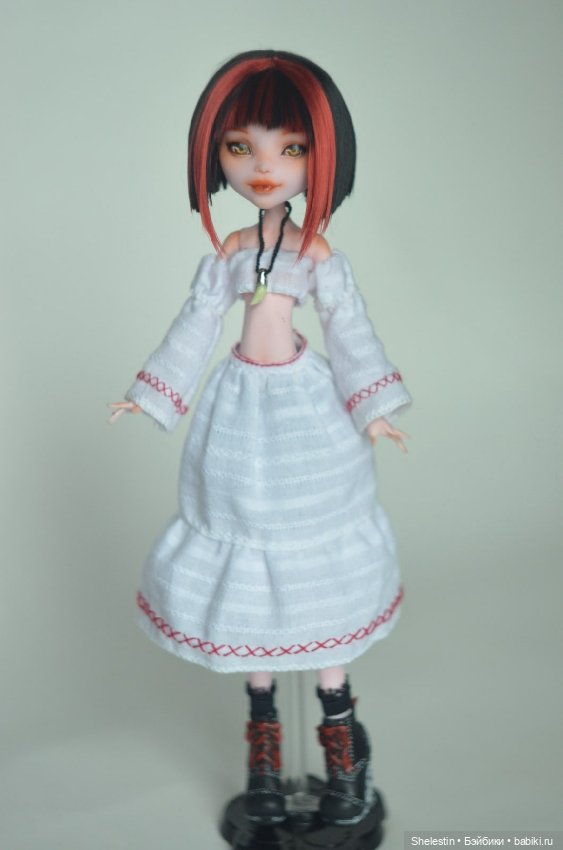 Красная шапочка - Девушка в алом плаще (фото 4)