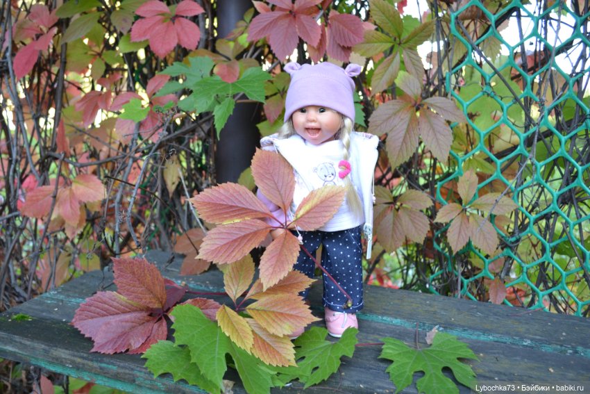 Алёнка и её первая прогулка