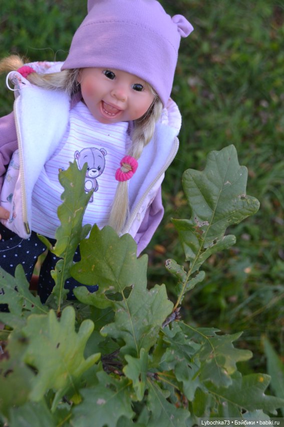 Алёнка и её первая прогулка