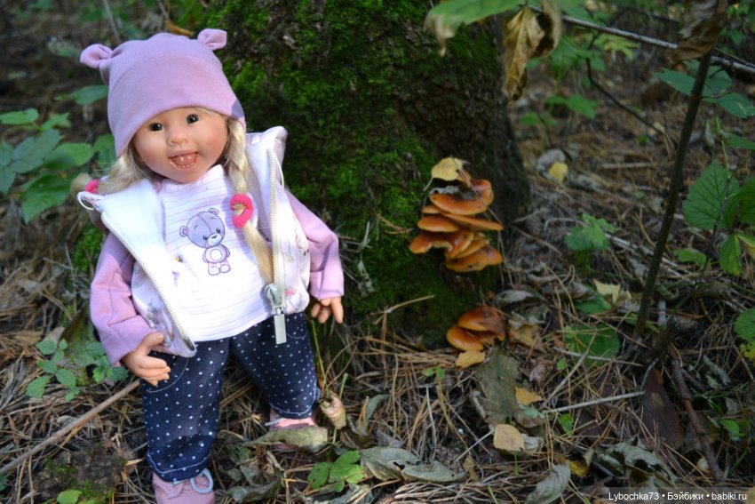 Алёнка и её первая прогулка