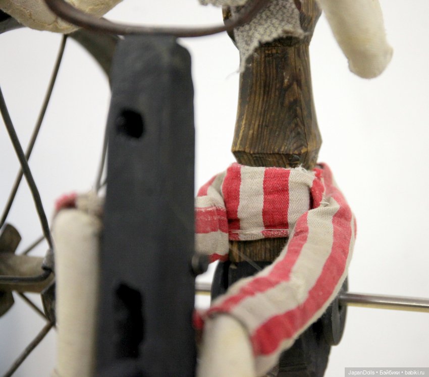 "Велосипедист" на выставке "Куклы с характером. Четвертая высота" (фото 7)