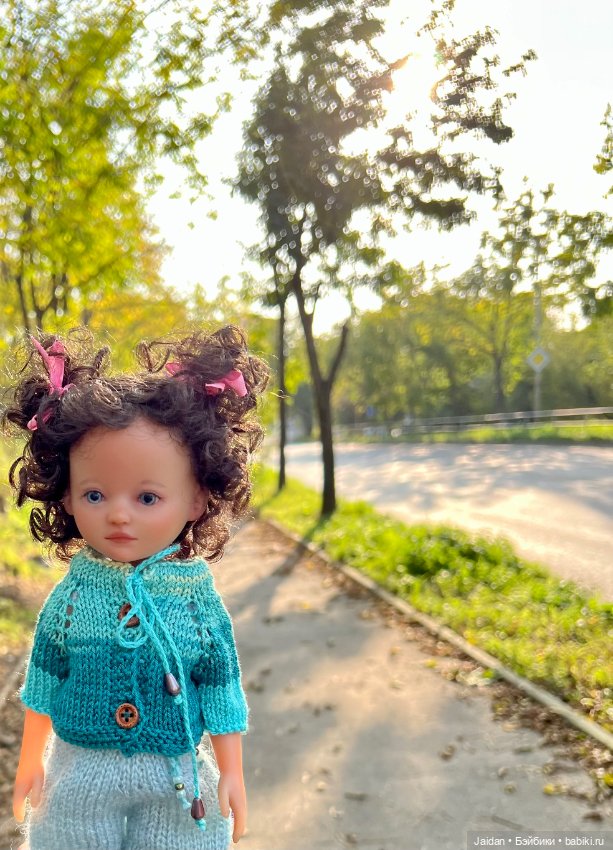 Наш променад с Валюшей — Куклы Ruby Red (Руби Ред) Fashion Friends: Siblies (фото 7)