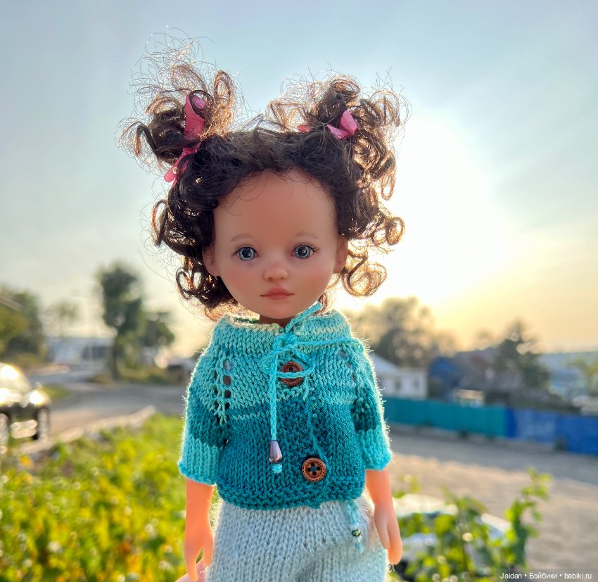 Наш променад с Валюшей — Куклы Ruby Red (Руби Ред) Fashion Friends: Siblies (фото 9)