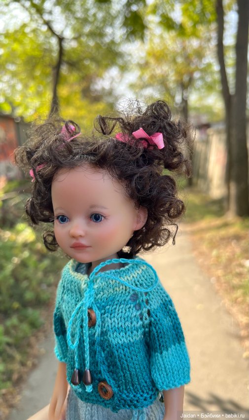 Наш променад с Валюшей — Куклы Ruby Red (Руби Ред) Fashion Friends: Siblies (фото 3)