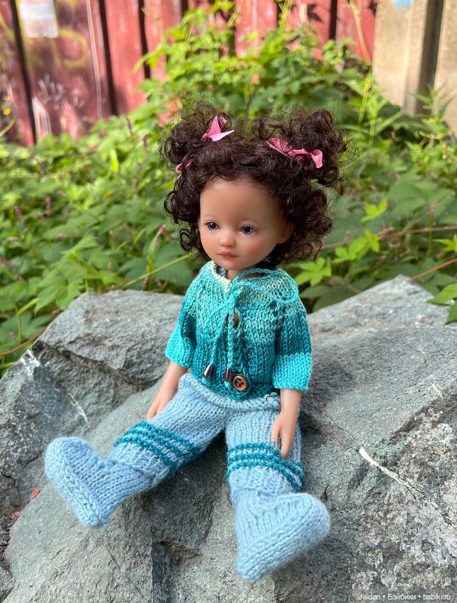 Наш променад с Валюшей — Куклы Ruby Red (Руби Ред) Fashion Friends: Siblies (фото 2)