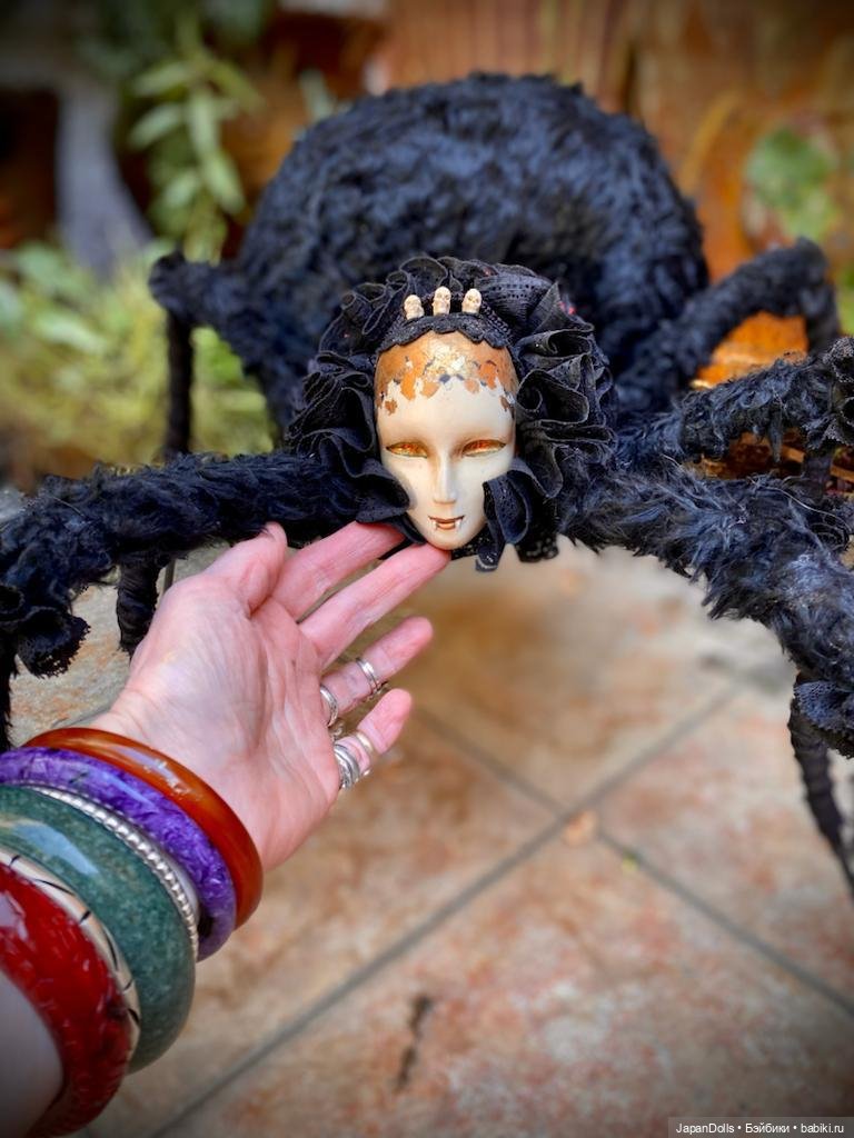 "Чёрная вдова" на выставке "Куклы с характером. Четвертая высота"