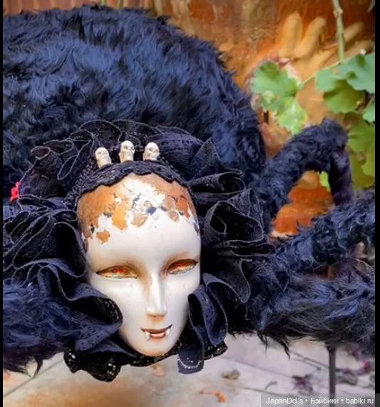 "Чёрная вдова" на выставке "Куклы с характером. Четвертая высота" (фото 3)