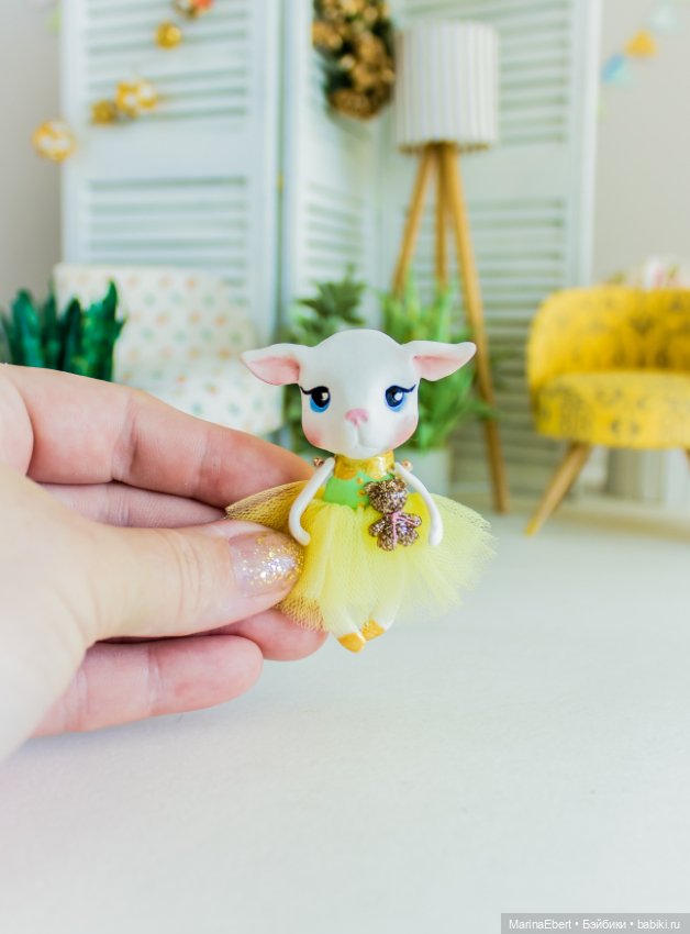 Милая маленькая овечка Зизи