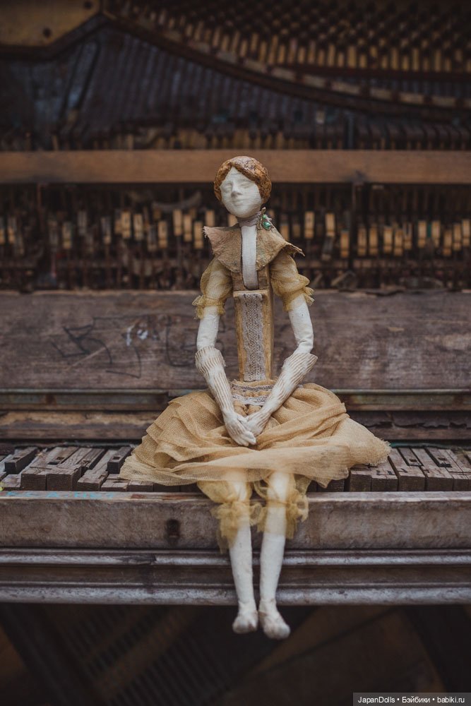 "Танцовщица" на выставке "Куклы с характером. Четвертая высота"