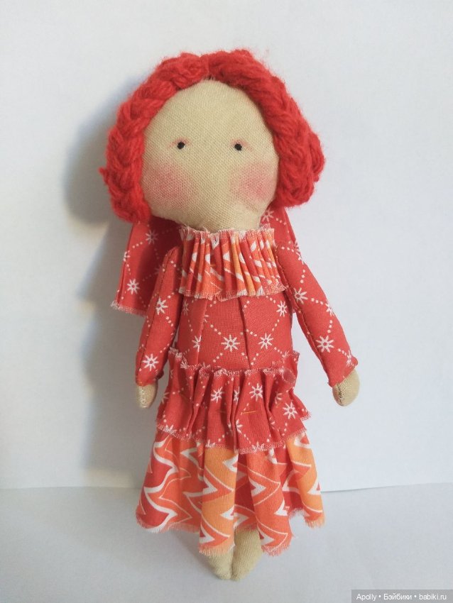 Куклы одного цвета - Красный