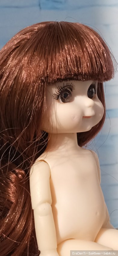 Баболи 1/6: в кадре шатенка улыбашка