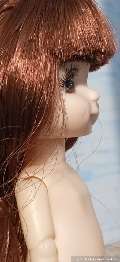 Баболи 1/6: в кадре шатенка улыбашка