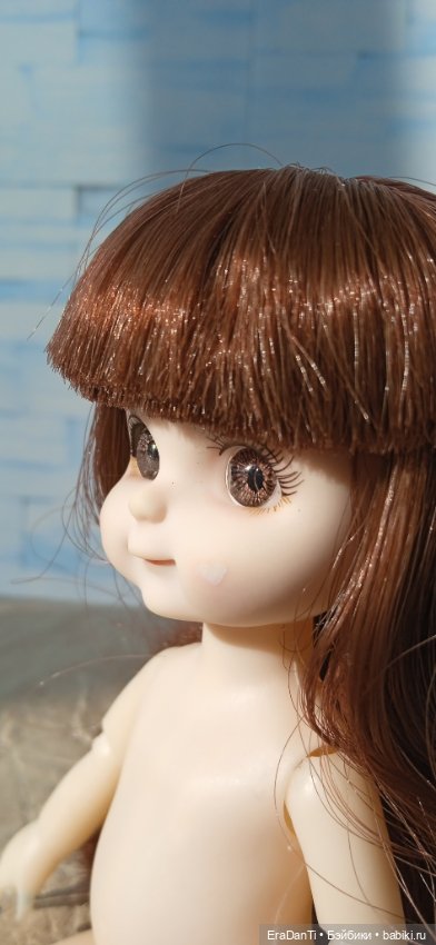 Баболи 1/6: в кадре шатенка улыбашка