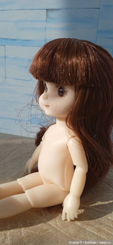 Баболи 1/6: в кадре шатенка улыбашка