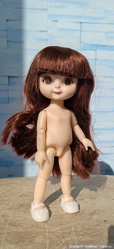 Баболи 1/6: в кадре шатенка улыбашка