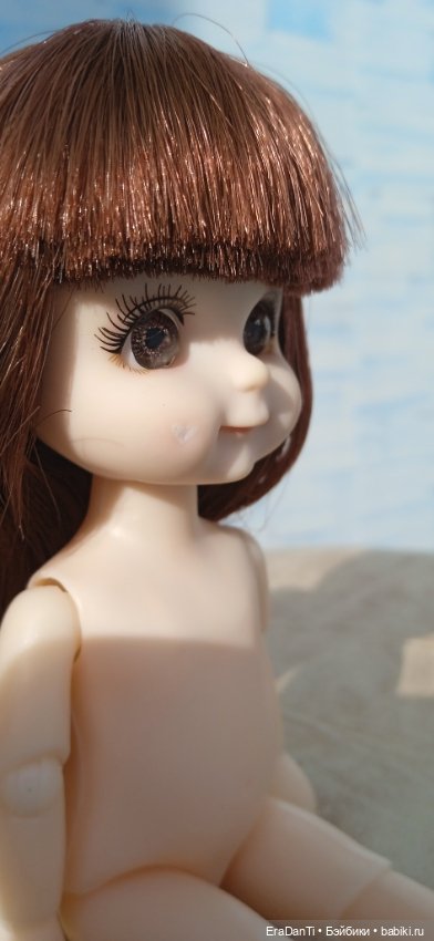 Баболи 1/6: в кадре шатенка улыбашка