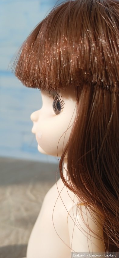 Баболи 1/6: в кадре шатенка улыбашка