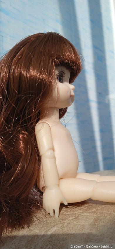 Баболи 1/6: в кадре шатенка улыбашка