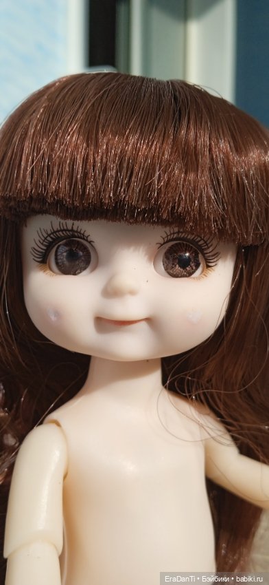 Баболи 1/6: в кадре шатенка улыбашка