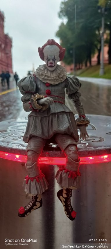 Красный - цвет Пеннивайза (фото 6)