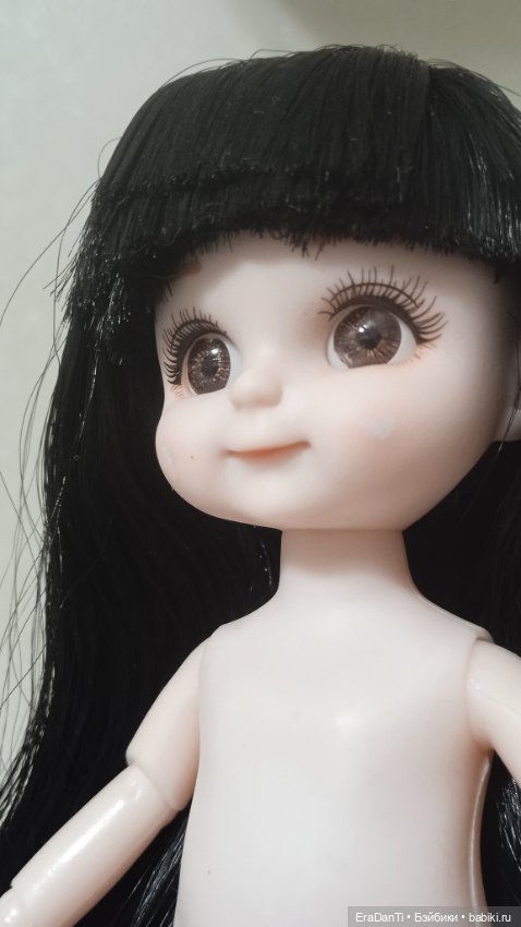 Баболи брюнетка улыбашка - фото личика крупным планом (фото 5)