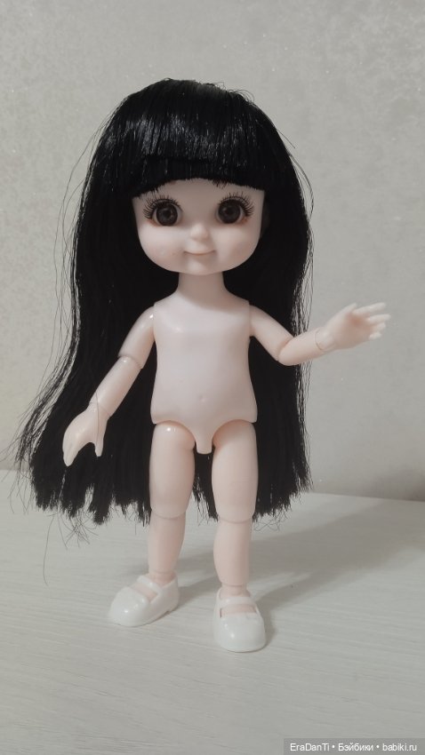 Баболи брюнетка улыбашка - фото личика крупным планом