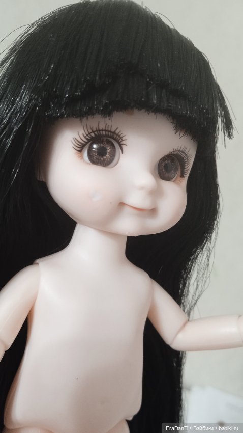 Баболи брюнетка улыбашка - фото личика крупным планом