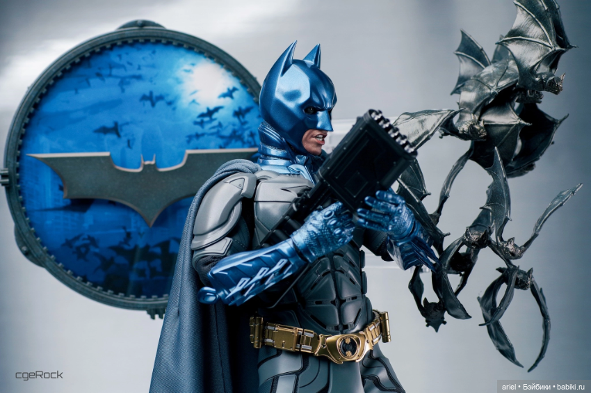 Эксклюзивная фигурка Бэтмена от Hot Toys (фото 5)