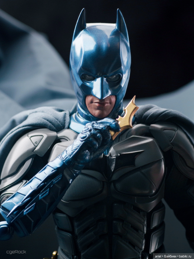 Эксклюзивная фигурка Бэтмена от Hot Toys (фото 9)