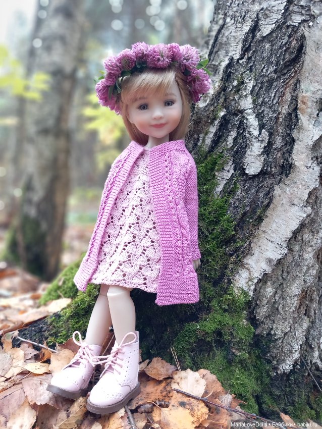 Под дождём — Куклы Ruby Red (Руби Ред) Fashion Friends: Siblies (фото 3)