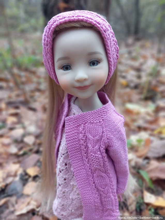 Под дождём — Куклы Ruby Red (Руби Ред) Fashion Friends: Siblies (фото 6)