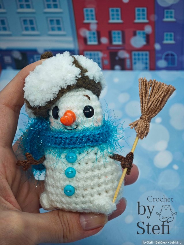 Снеговичок в шапке-ушанке