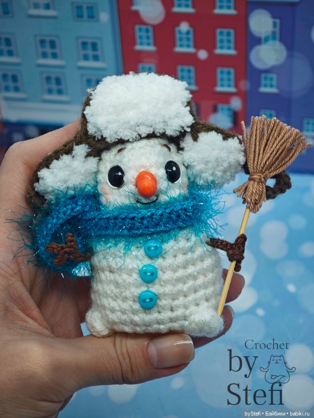 Снеговичок в шапке-ушанке