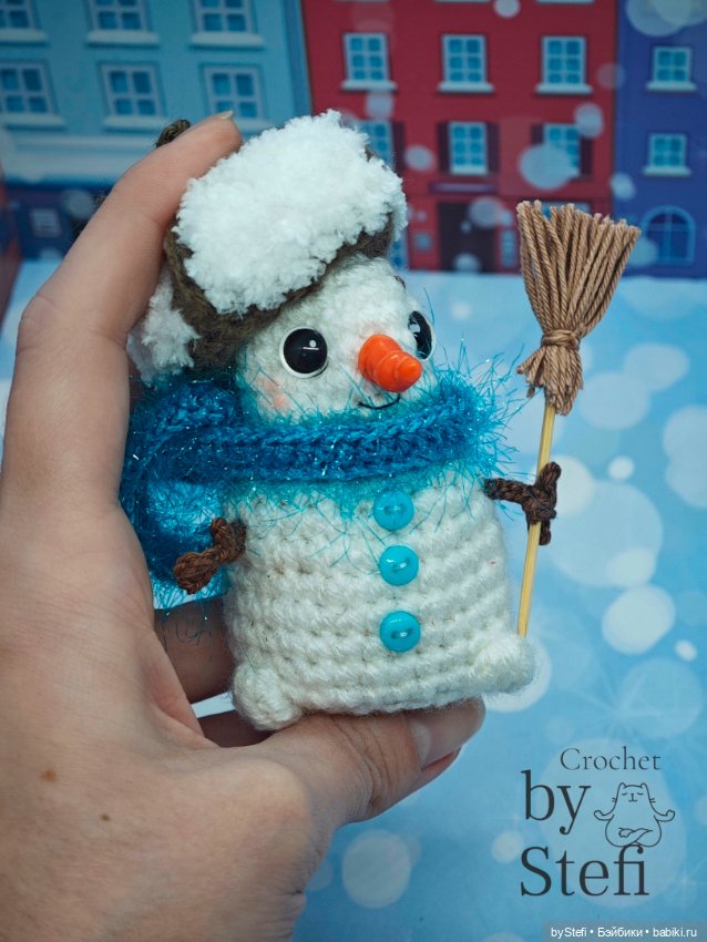 Снеговичок в шапке-ушанке