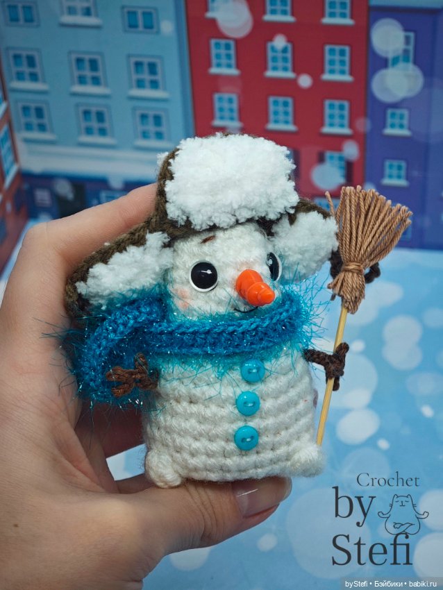 Снеговичок в шапке-ушанке