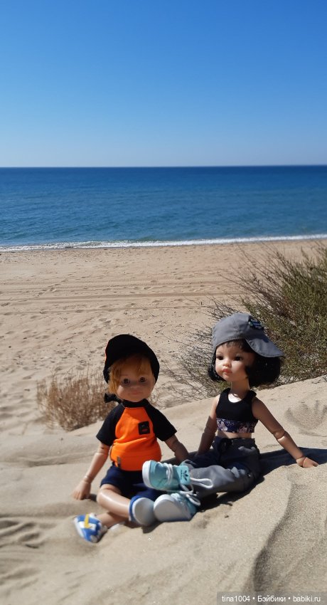 ИЗ ЖИЗНИ КУКОЛ Как они отдыхают 2 часть (фото 2)